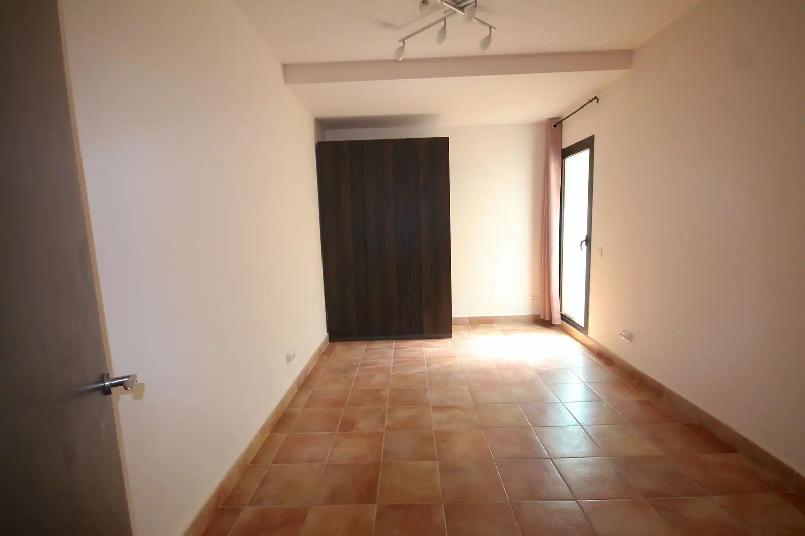 Casa adosada de lloguer en Benahavís amb Aire condicionat, Terrassa i Traster