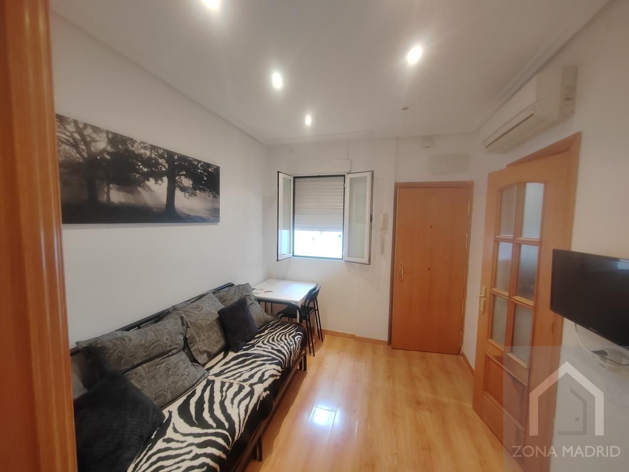 Dormitori de Apartament en venda en  Madrid Capital amb Moblat