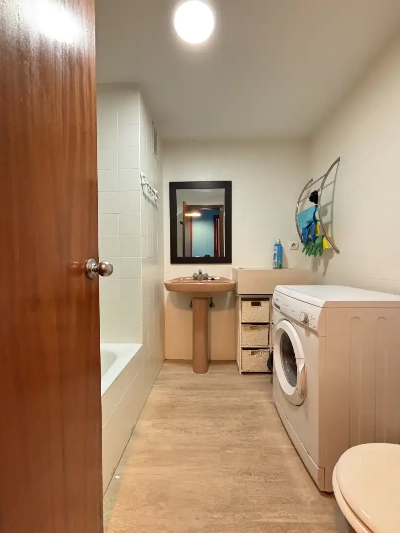 Badezimmer von Wohnung zur Miete in Santiago de Compostela  mit Heizung und Möbliert
