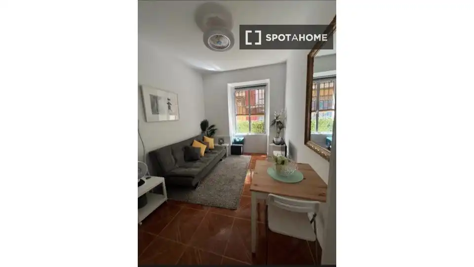 Vista exterior de Piso de alquiler en Madrid con Aire acondicionado, Calefacción y Amueblado