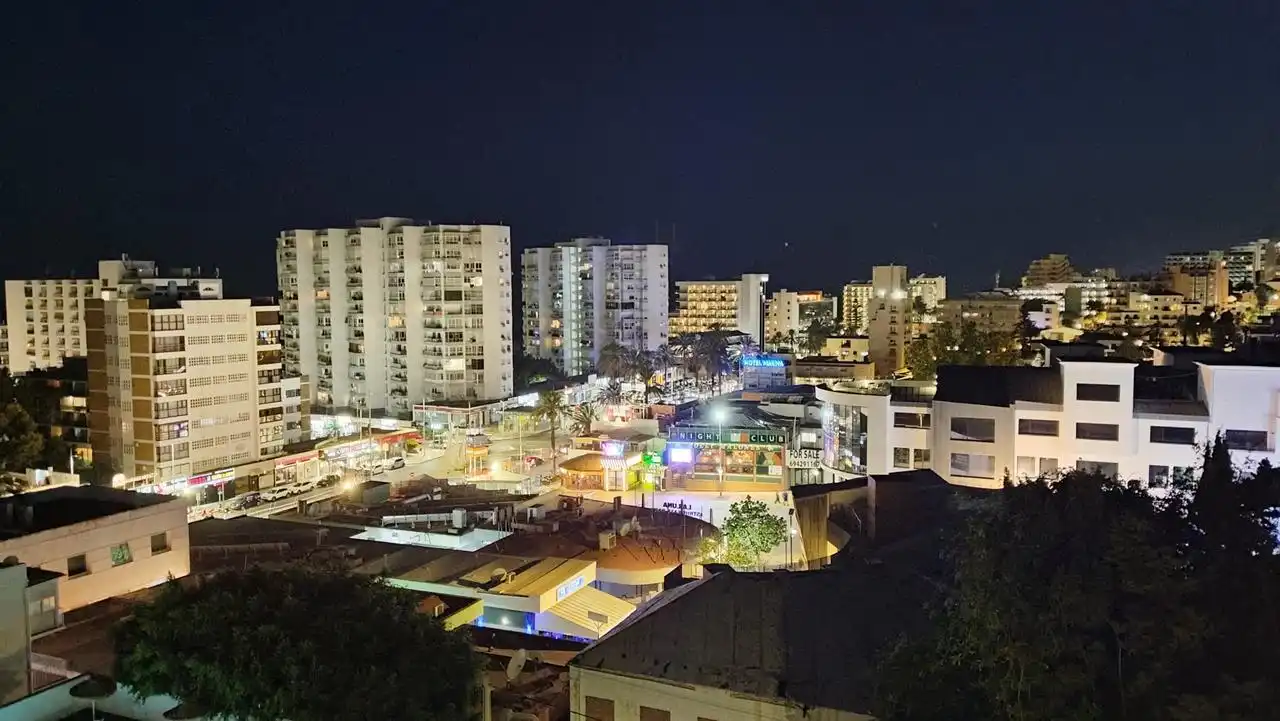 Außenansicht von Wohnung zur Miete in Benalmádena mit Schwimmbad und Möbliert