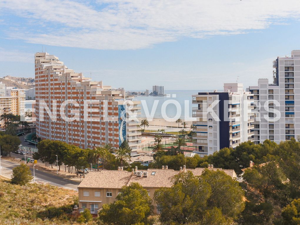 Vista exterior de Casa o xalet en venda en Cullera amb Aire condicionat, Calefacció i Jardí privat