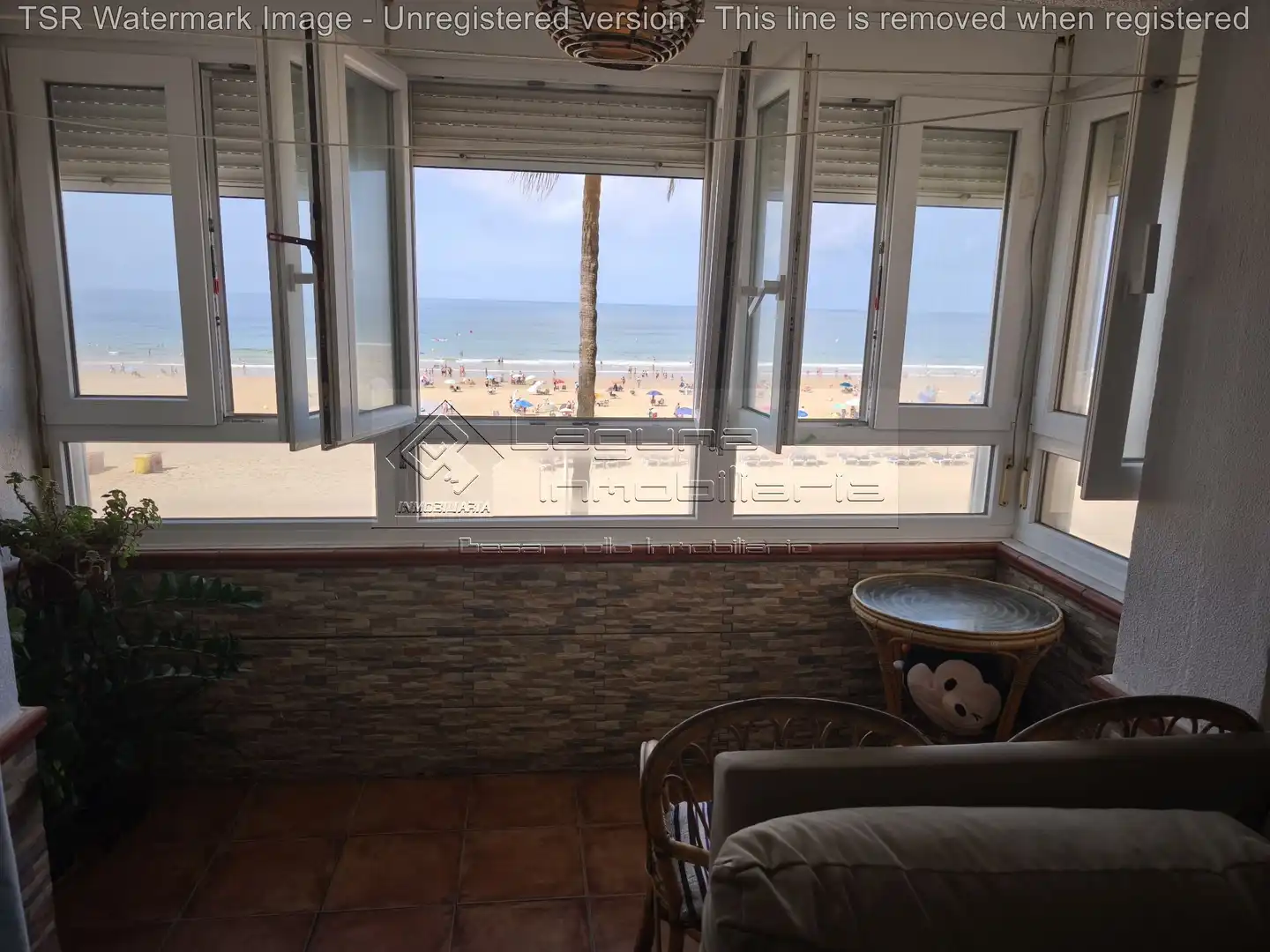 Habitación de Piso en venta en Cádiz con Aire acondicionado, Terraza y Piscina comunitaria
