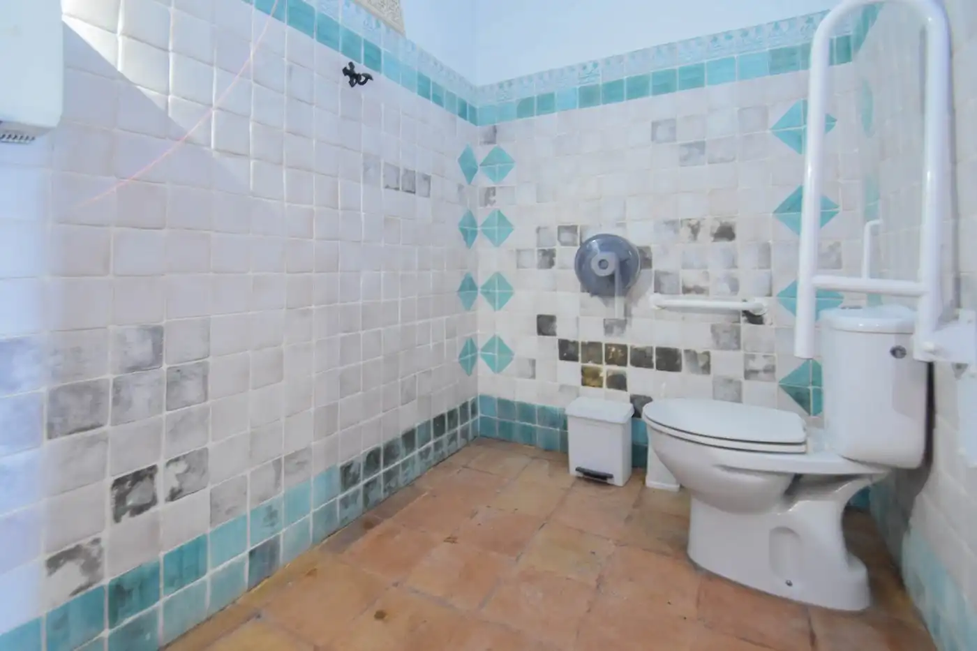 Local comercial en venda a Calle reina fabiola, imagen 24