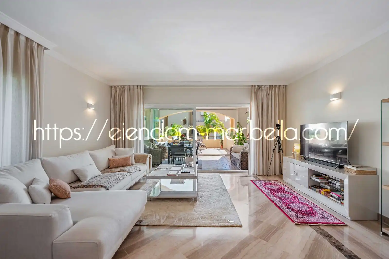 Sala de estar de Apartamento en venta en Marbella con Aire acondicionado, Terraza y Amueblado