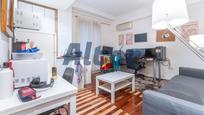 Sala d'estar de Pis en venda en  Madrid Capital amb Aire condicionat i Moblat