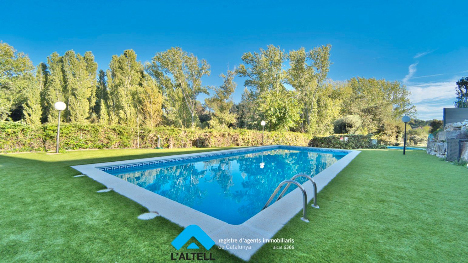 Swimming pool of Single-family semi-detached for sale in L'Ametlla del Vallès  with Air Conditioner, Heating and Private garden