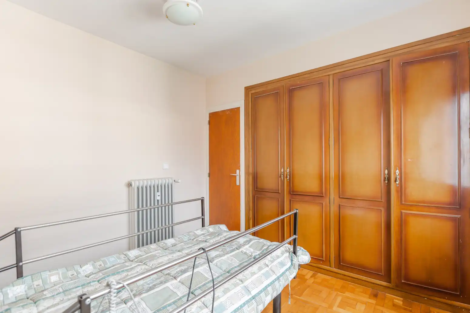 Habitación de Piso en venta en  Pamplona / Iruña con Calefacción, Parquet y Terraza