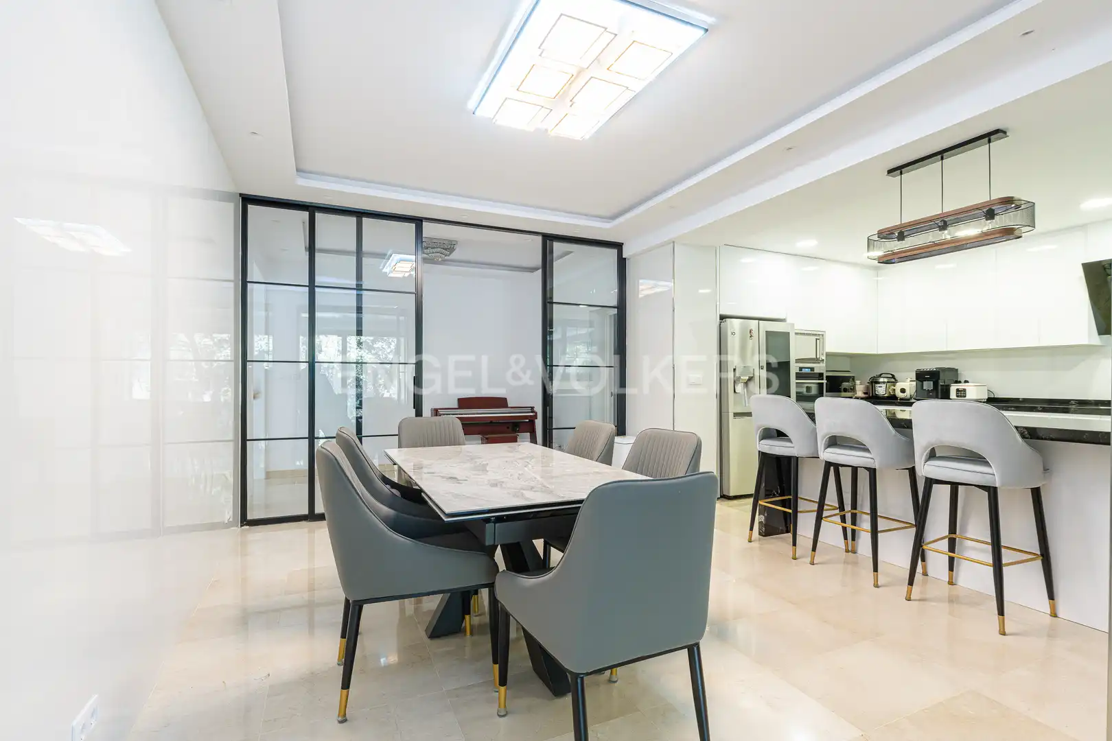 Comedor de Casa o chalet en venta en Boadilla del Monte con Aire acondicionado, Calefacción y Jardín privado