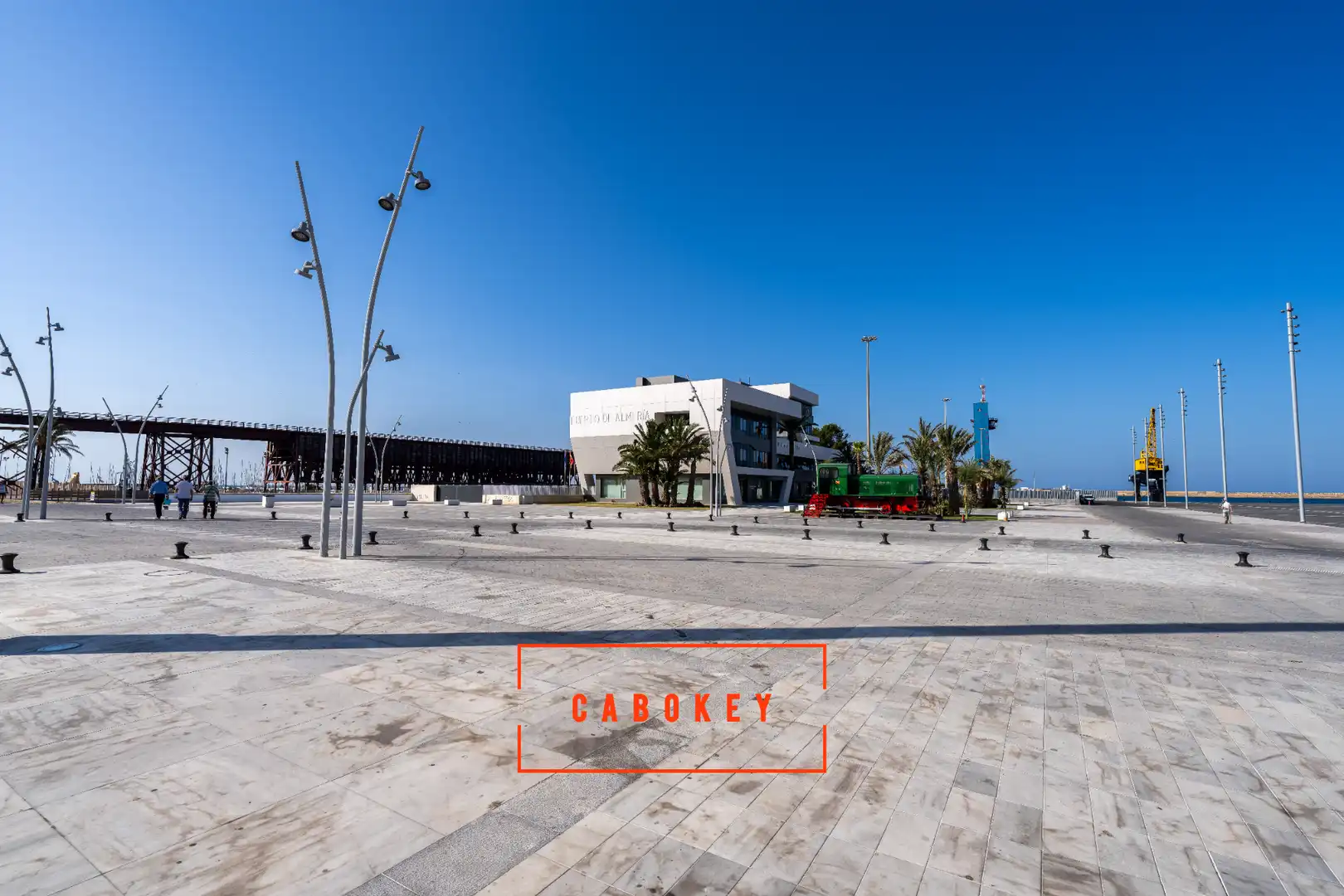 Vista exterior de Piso en venta en Almería con Parquet, Amueblado y Horno