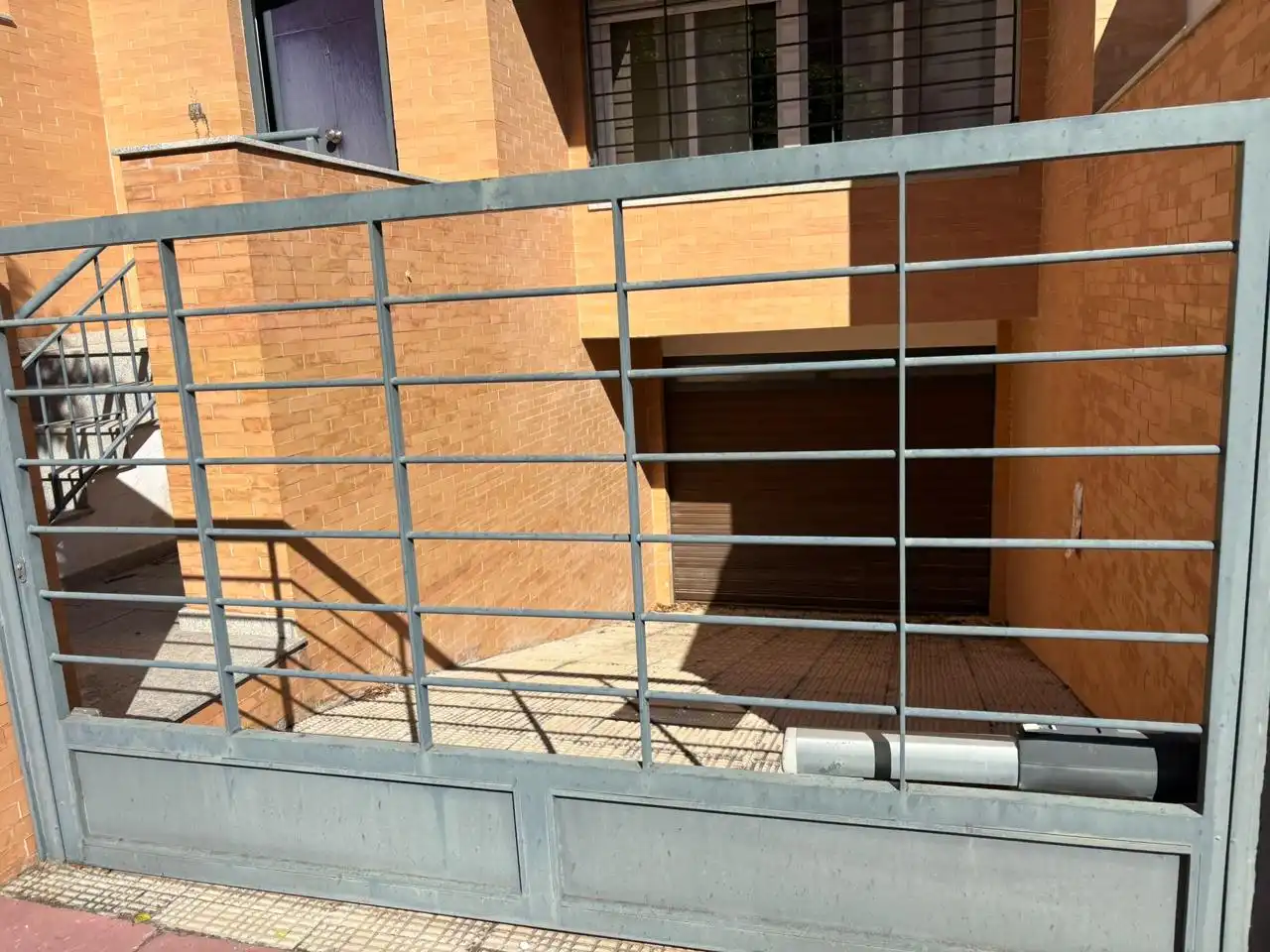 Vista exterior de Casa adosada en venda en Jaén amb Aire condicionat, Calefacció i Terrassa