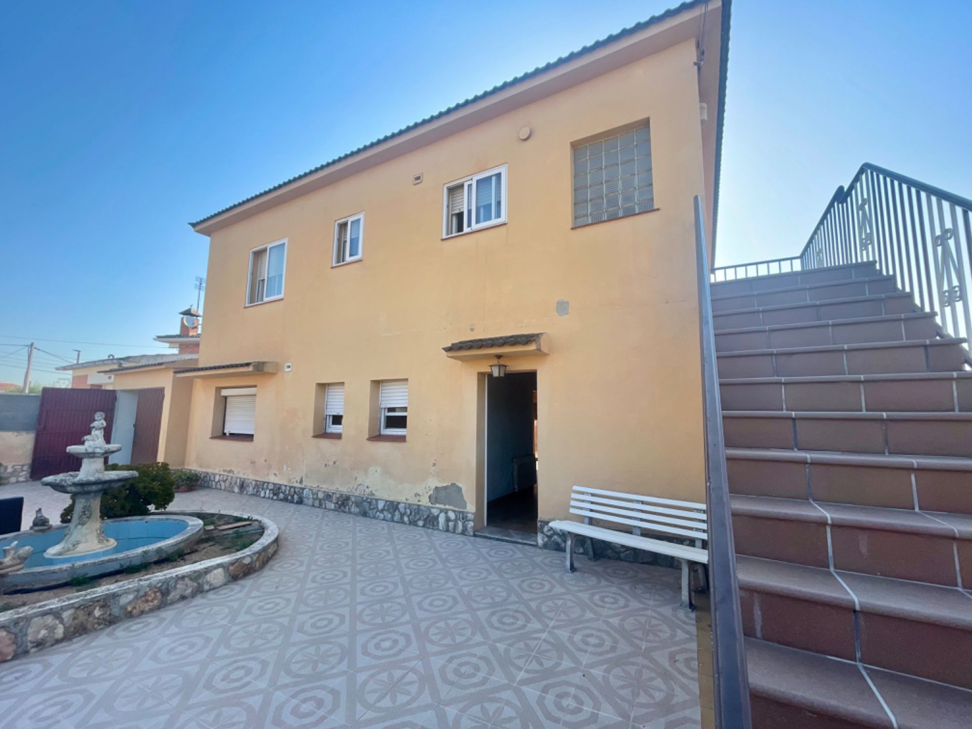 Vista exterior de Casa o xalet en venda en Santa Oliva amb Calefacció, Jardí privat i Terrassa