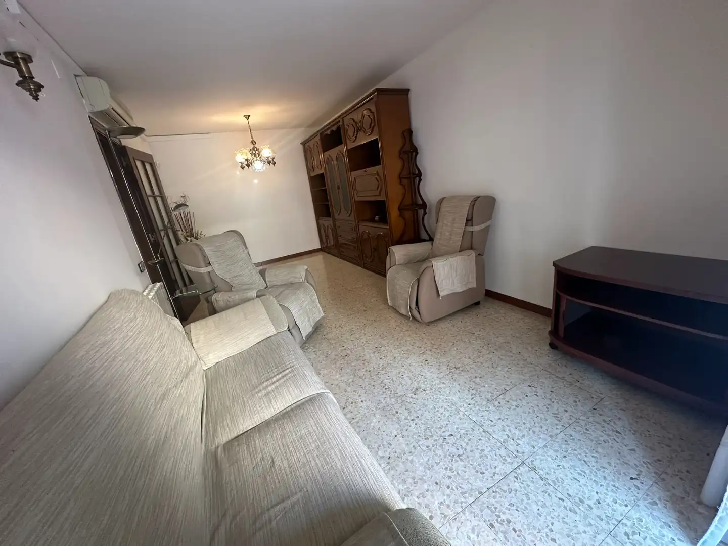 Sala d'estar de Pis en venda en Santa Coloma de Gramenet amb Aire condicionat, Calefacció i Balcó