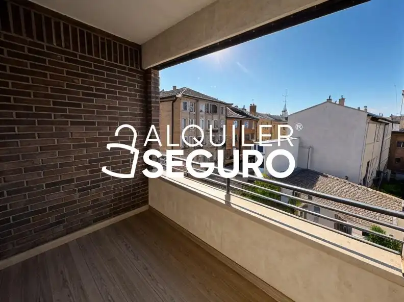 Vista exterior de Àtic de lloguer en Las Rozas de Madrid amb Calefacció i Terrassa