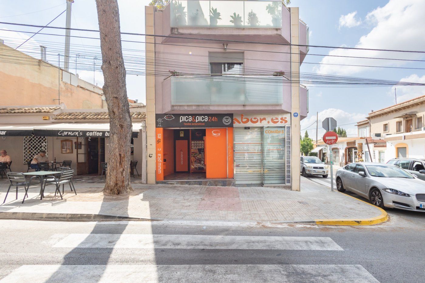 Vista exterior de Local en venda en Paterna amb Aire condicionat, Calefacció i Moblat
