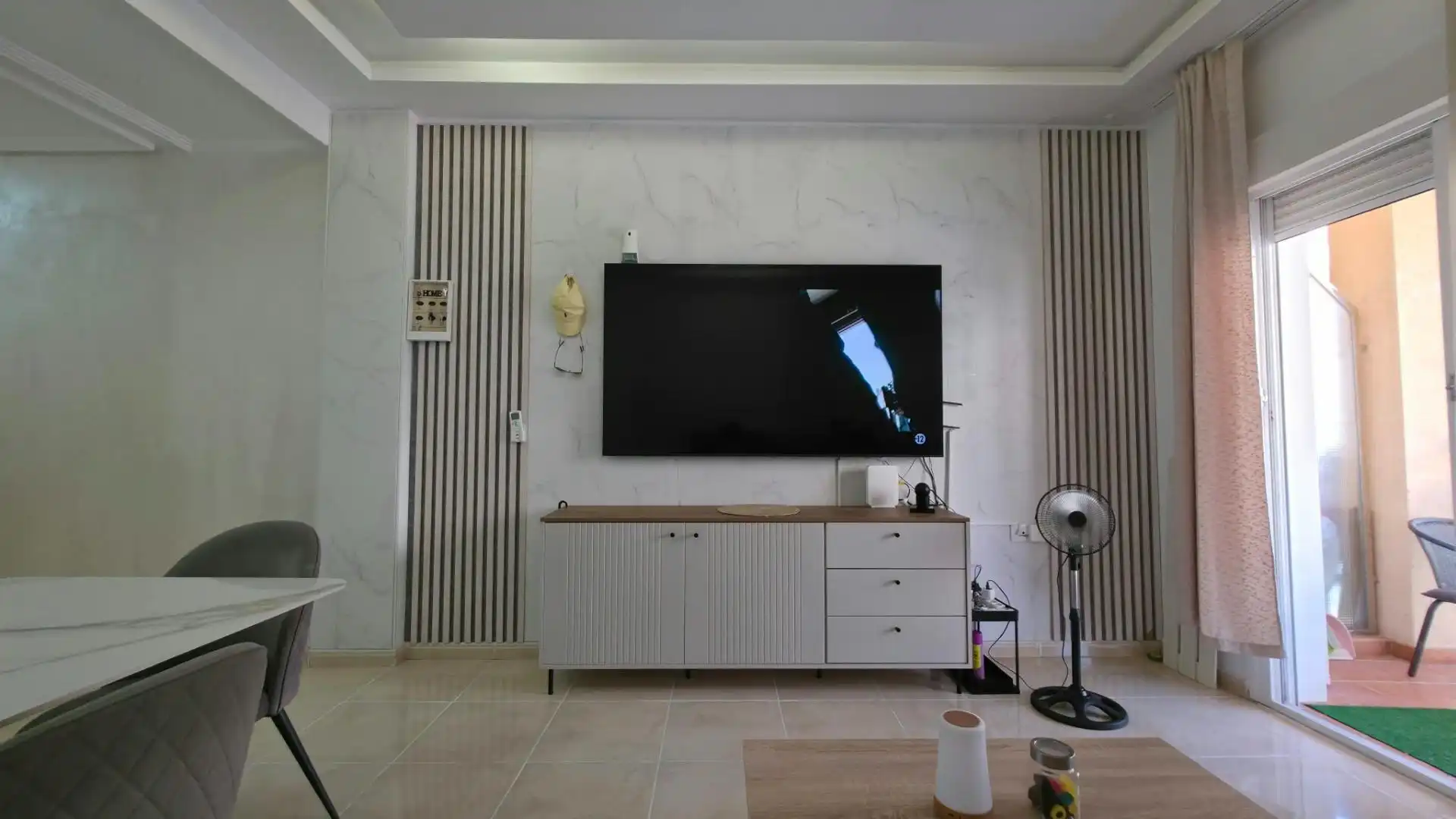 Wohnzimmer von Erdgeschoss zum Verkauf in Torrevieja mit Klimaanlage, Abstellraum und Schwimmbad