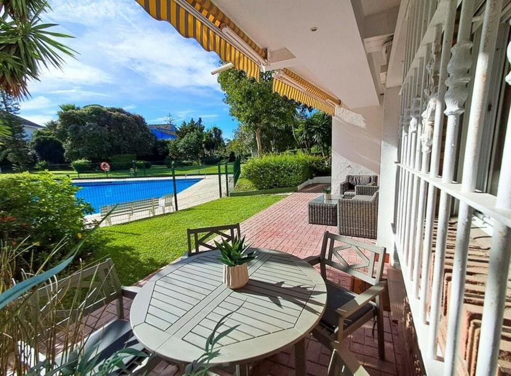 Jardín de Planta baja en venta en Marbella con Aire acondicionado, Terraza y Piscina