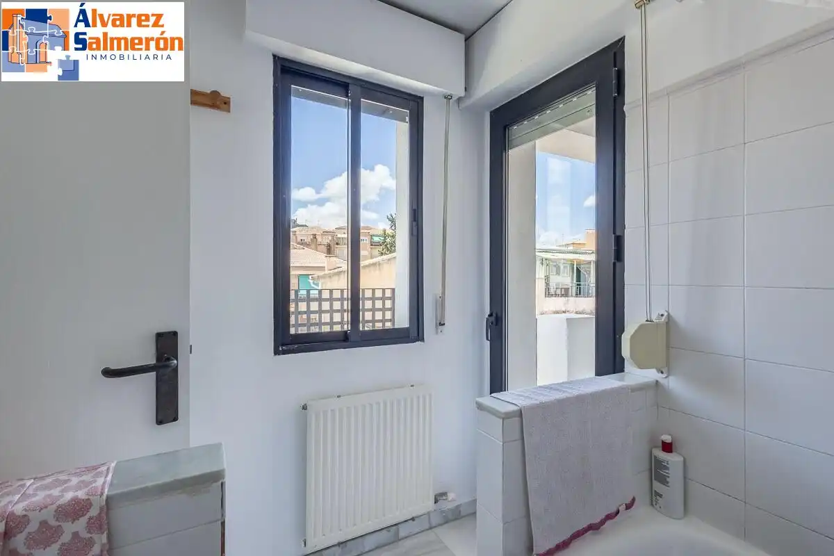 Balcony of Houses for sale in Granada  with Air Conditioner, Terrace and Storage room