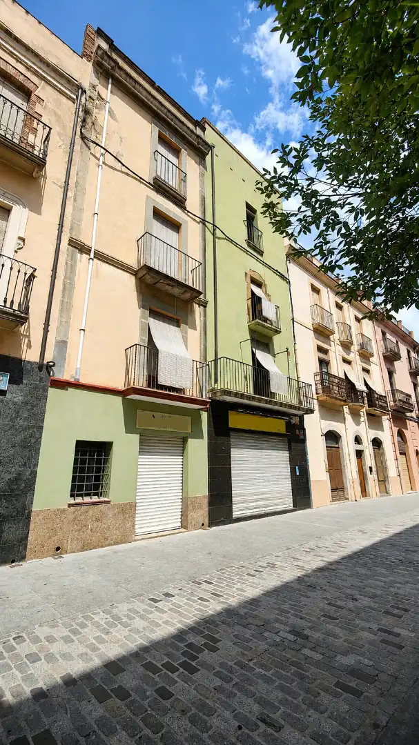 Vista exterior de Dúplex en venta en La Bisbal d'Empordà con Terraza, Balcón y Internet