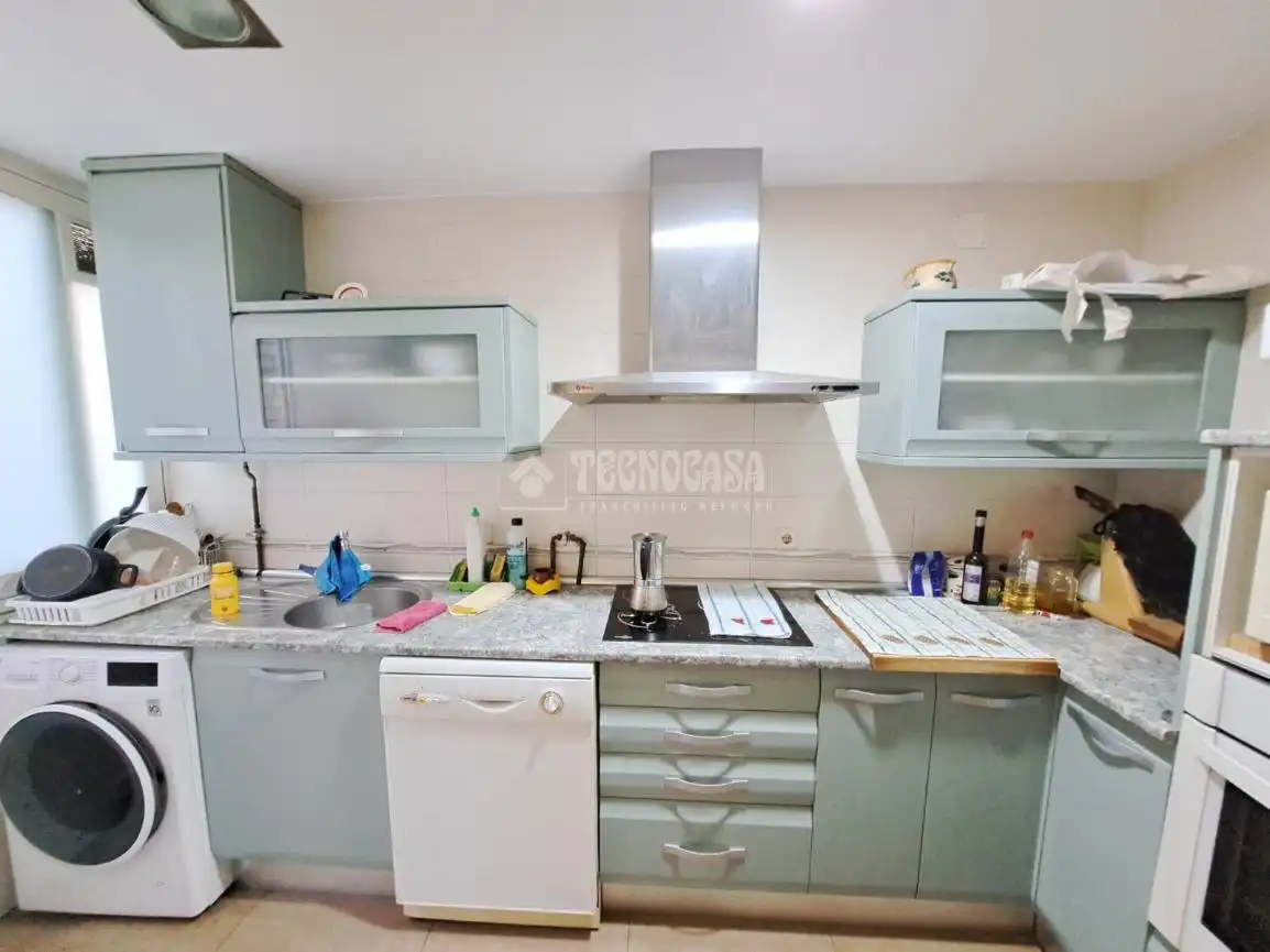 Cuina de Pis en venda en Parla amb Aire condicionat i Terrassa