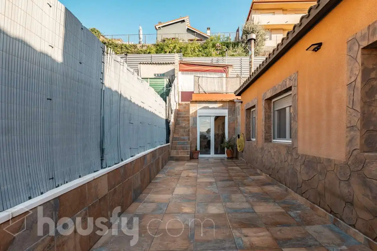 Vista exterior de Casa o xalet en venda en Abrera, Barcelona
