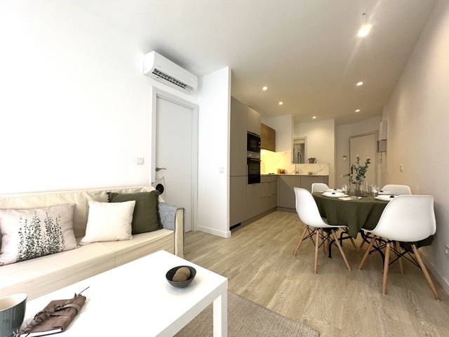 Piso en Venta en reina amalia en El Raval