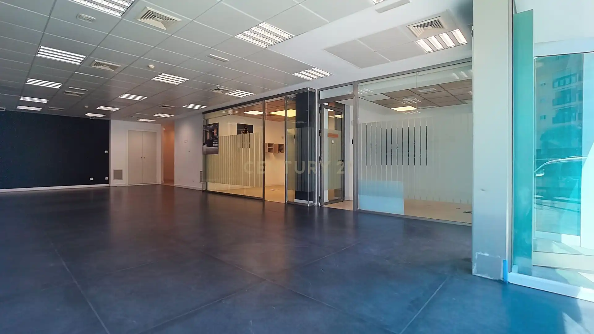 Commercial properties for sale in Avenida de Mijas, Las Lagunas, Spain, 31, Las Cañadas