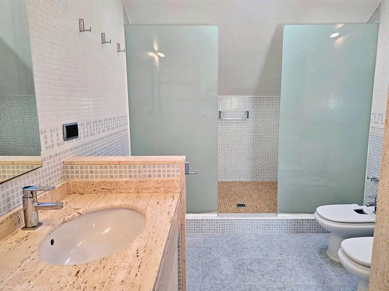 Badezimmer von Dachboden zum Verkauf in Valencia mit Klimaanlage, Heizung und Terrasse