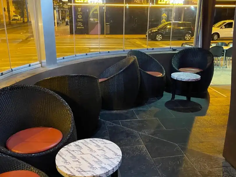 Local comercial en traspaso en Av Ronda 38, imagen 7