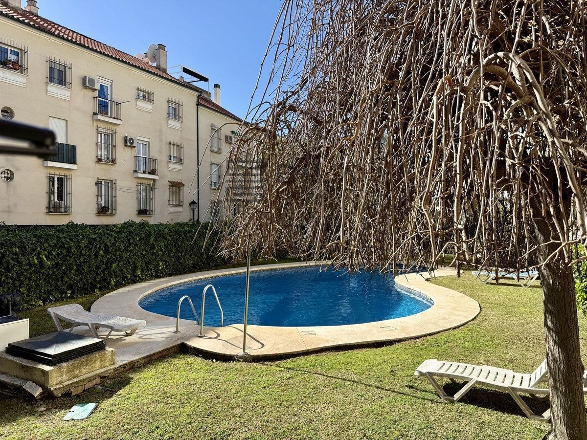 Swimming pool of Flat for sale in Fuengirola  with Air Conditioner, Terrace and Swimming Pool