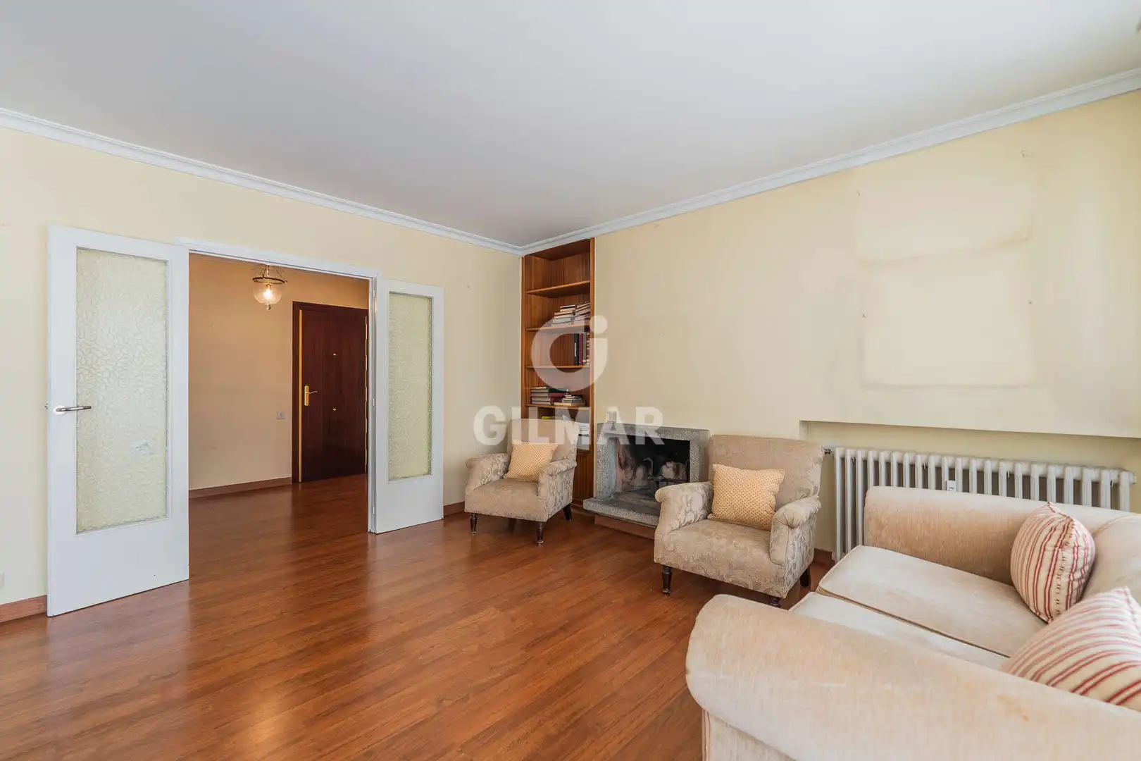 Sala de estar de Piso en venta en Madrid con Calefacción, Trastero y Balcón