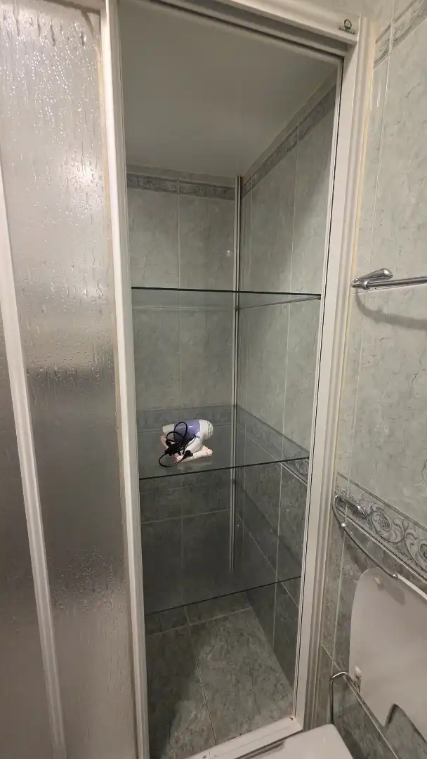 Bathroom of Flat for sale in Madrid  with Parquet flooring and Terrace