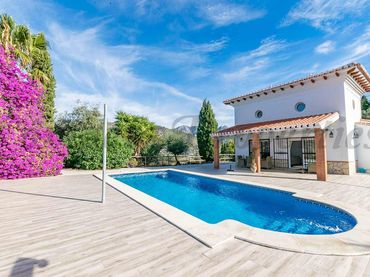 Chalet con jardín en venta en Torrox Pueblo