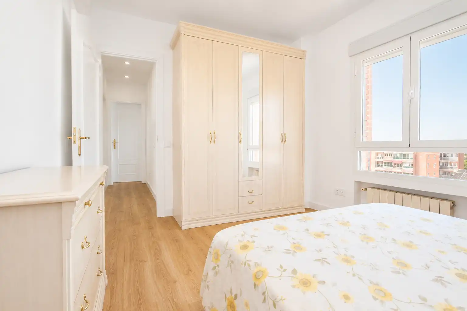 Bedroom of Flat for sale in Madrid  with Heating, Parquet flooring and Furnished