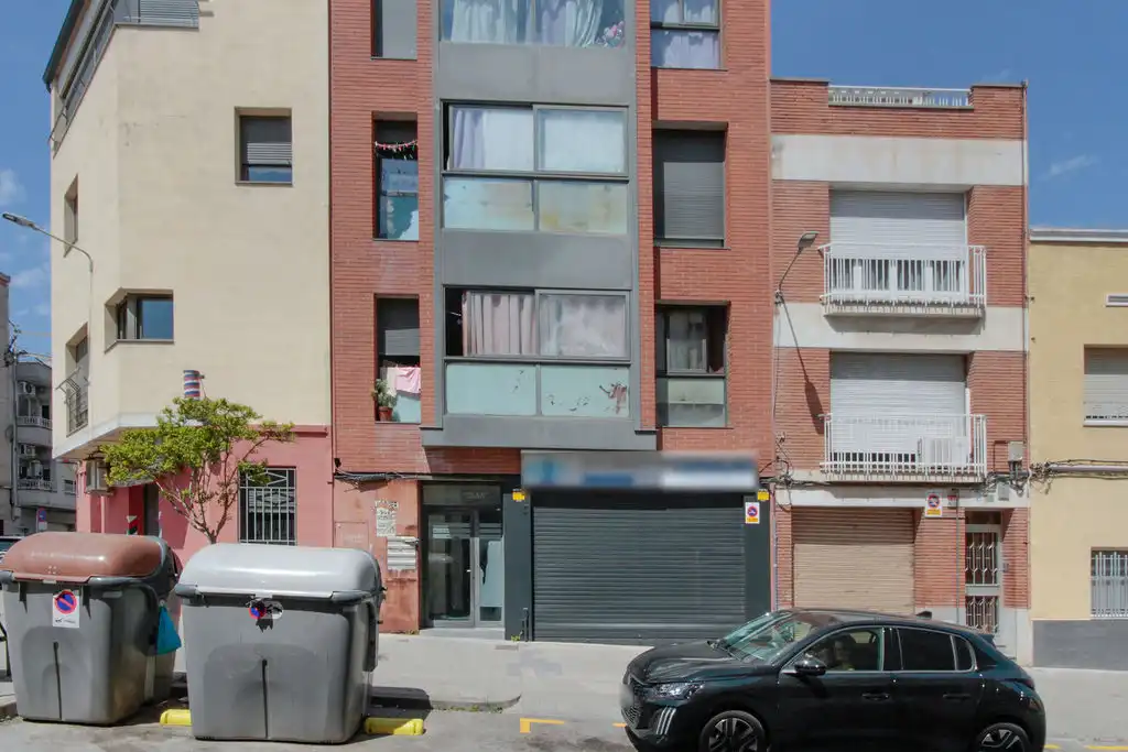 Außenansicht von Wohnung zum Verkauf in Terrassa mit Abstellraum