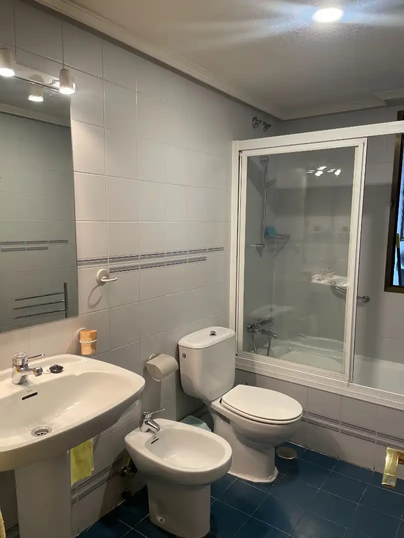 Baño de Ático en venta en Pozuelo de Alarcón con Aire acondicionado, Calefacción y Jardín privado