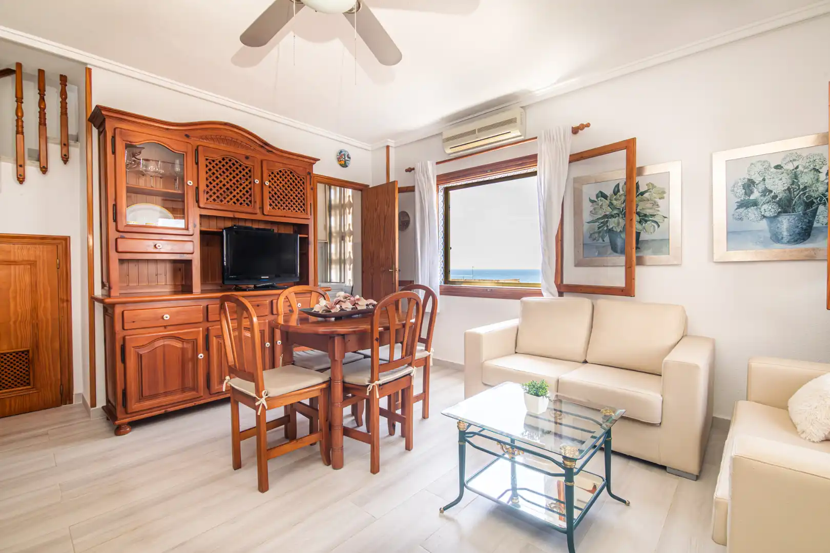 Sala de estar de Casa adosada en venta en Santa Pola con Aire acondicionado, Terraza y Amueblado