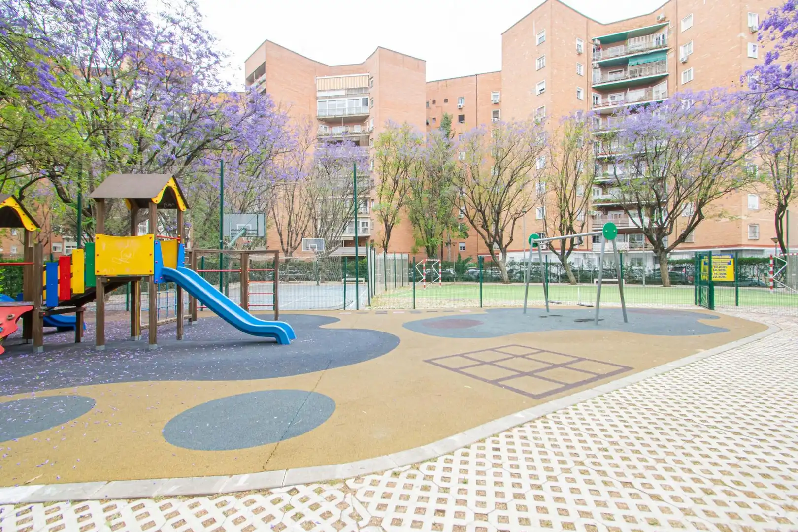 Vista exterior de Pis en venda en Sevilla amb Aire condicionat, Calefacció i Terrassa