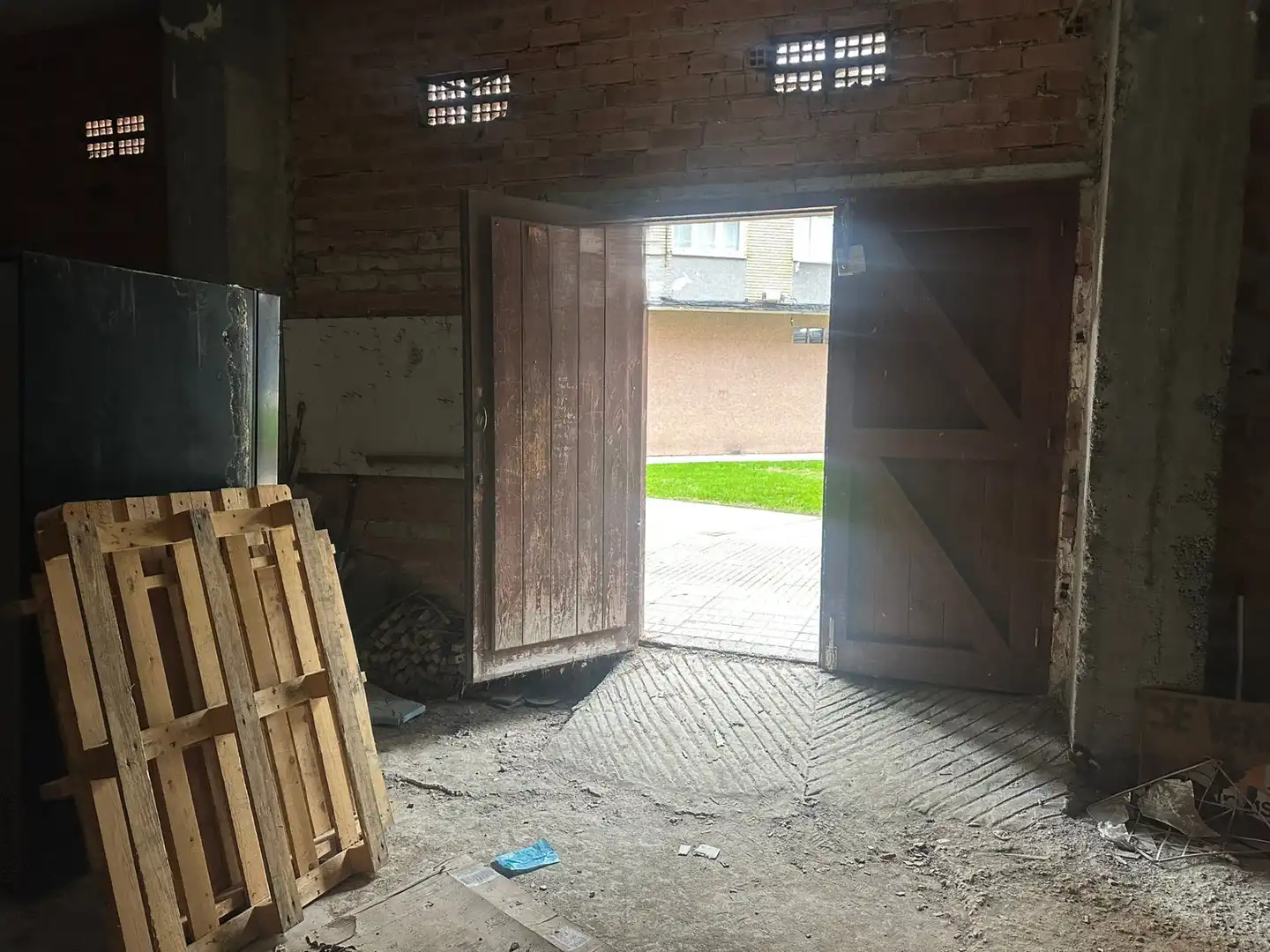 Business premises for sale in Calle Ampurdán, imagen 3