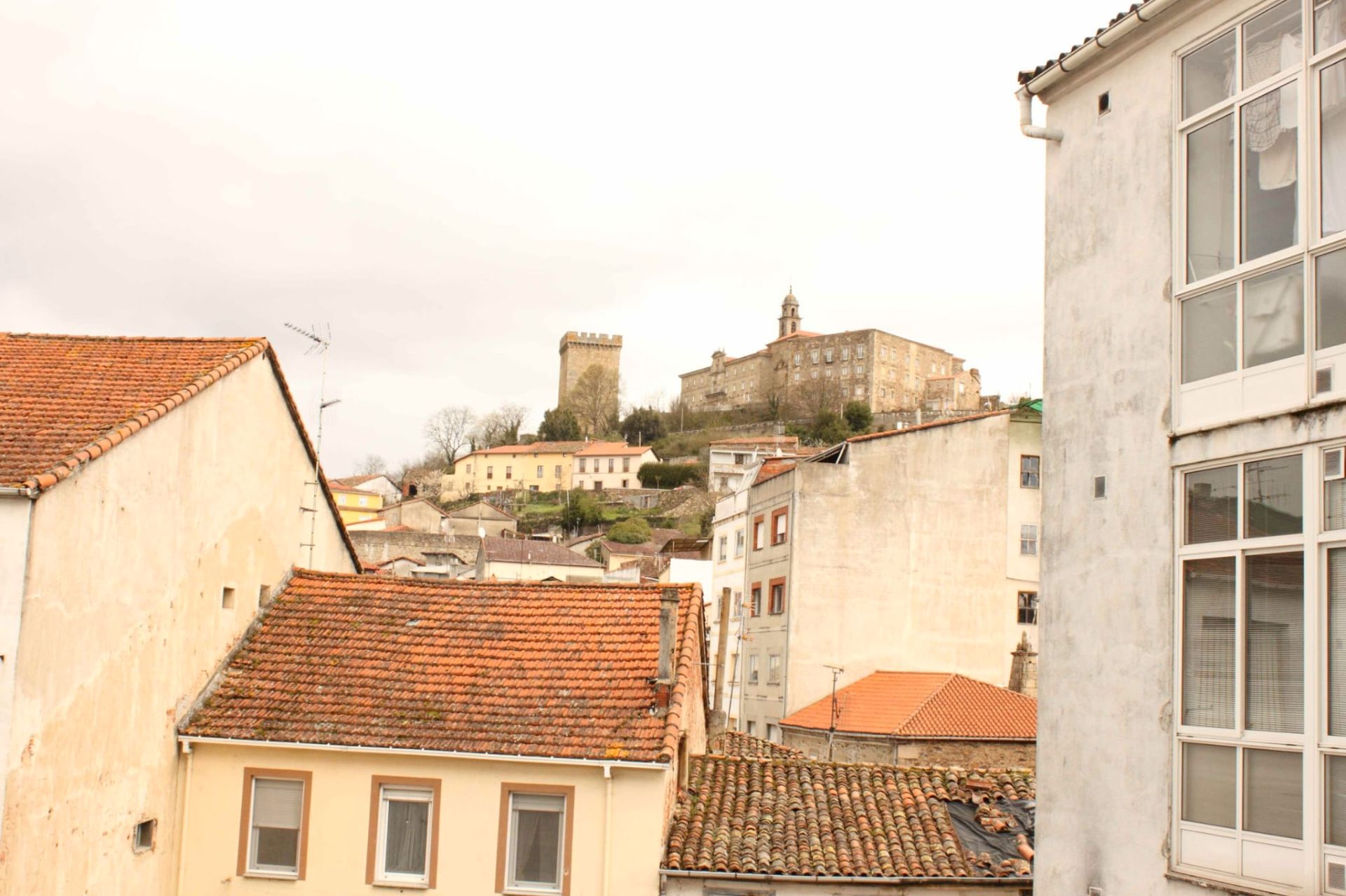 Exterior view of Flat for sale in Monforte de Lemos  with Parquet flooring, Terrace and Furnished