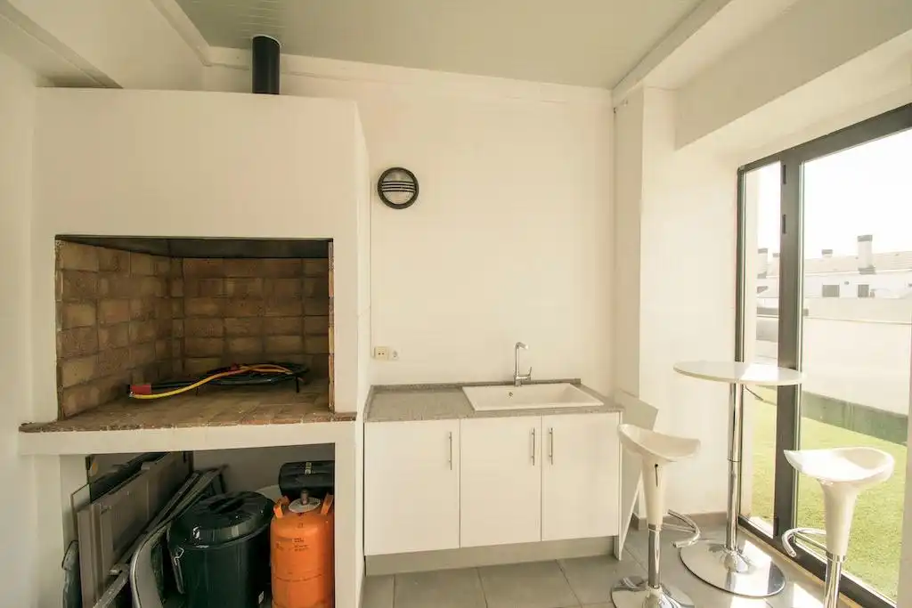 Cocina de Ático de alquiler en La Pobla de Vallbona con Aire acondicionado, Calefacción y Jardín privado