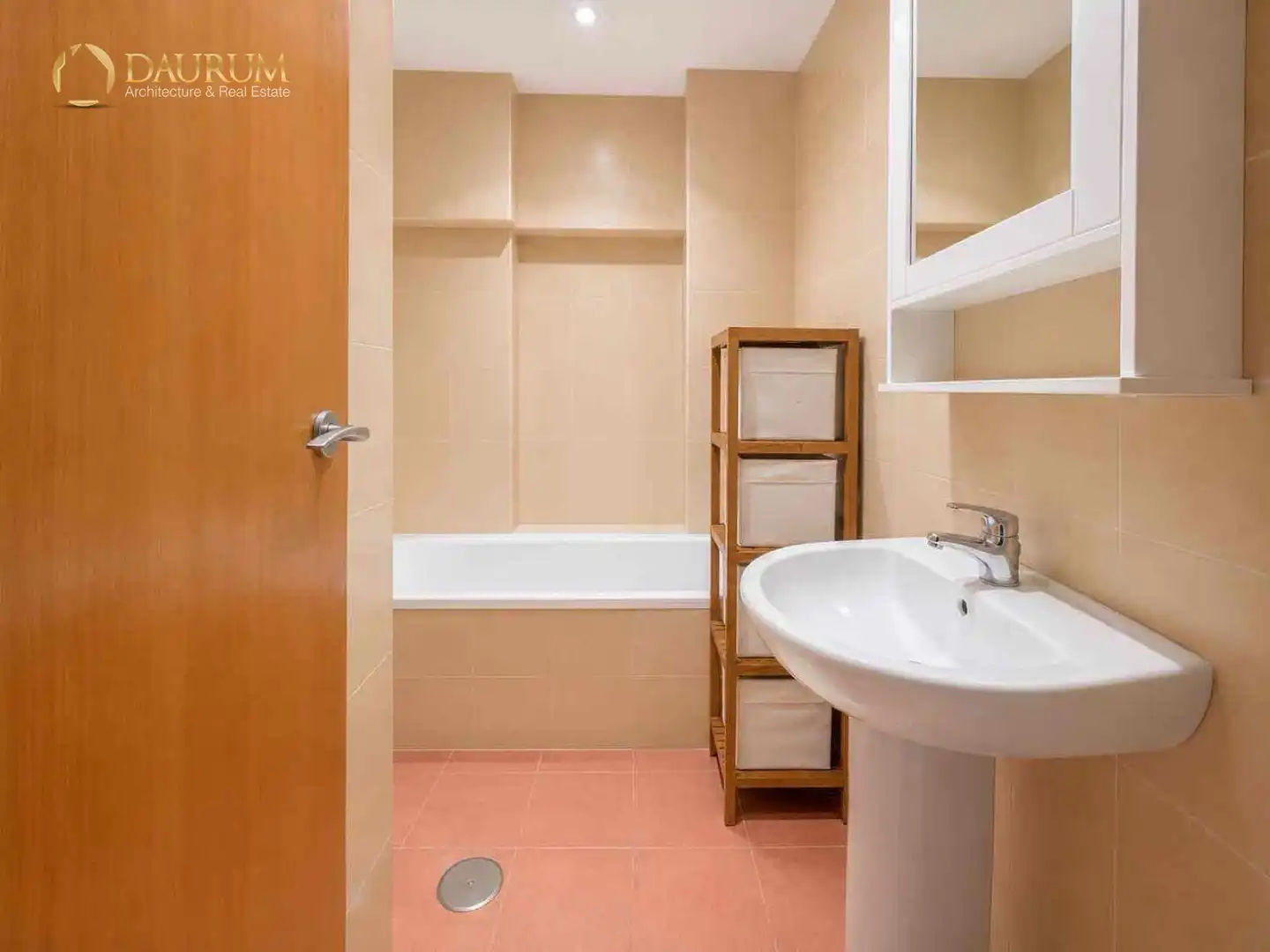 Bathroom of Flat for sale in Sevilla  with Air Conditioner, Heating and Swimming Pool