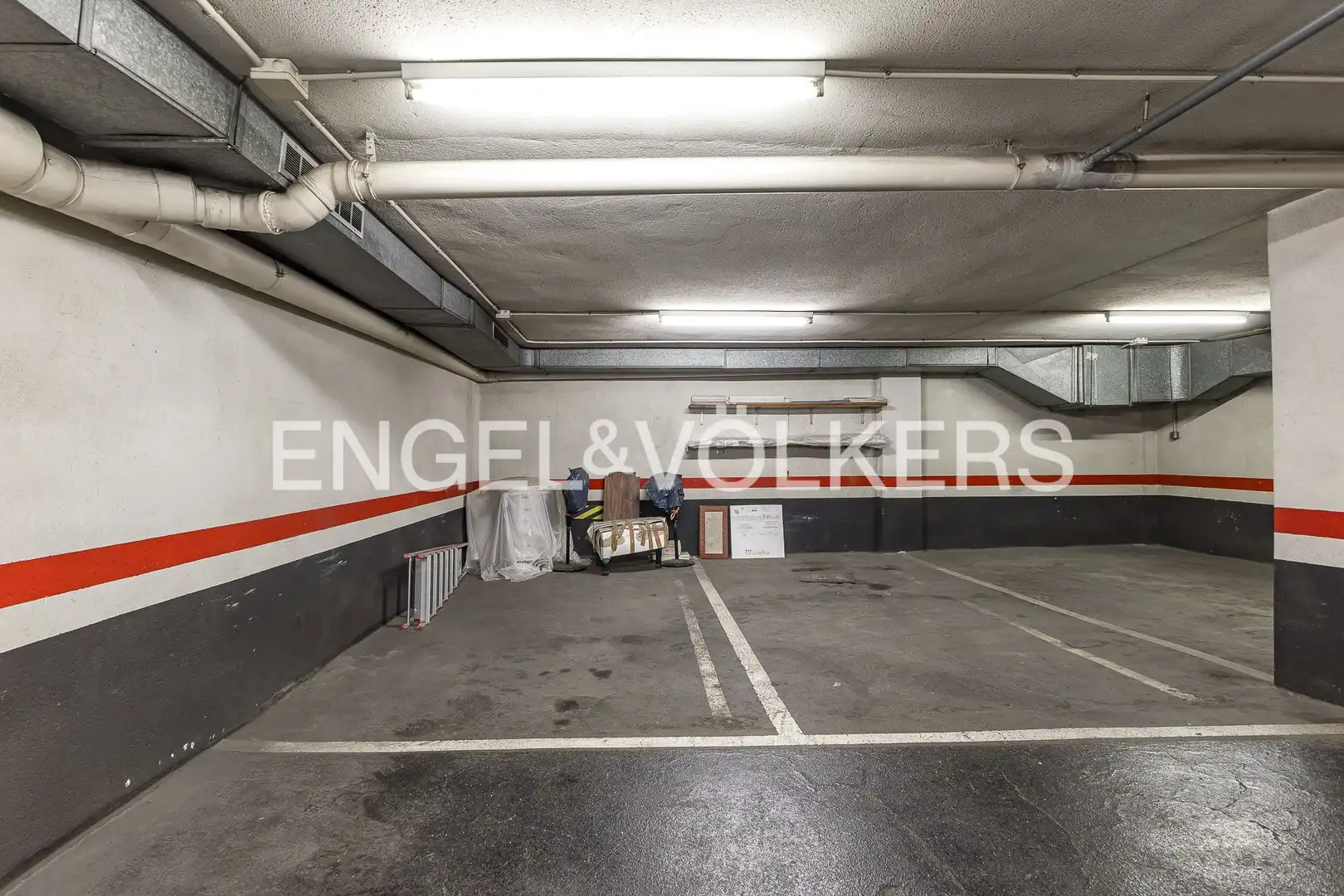 Parking of Flat for rent in Barcelona  with Air Conditioner, Heating and Private garden