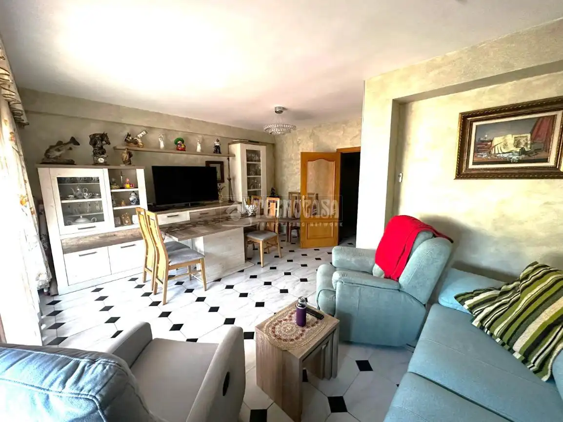 Sala de estar de Piso en venta en Parla con Calefacción y Amueblado