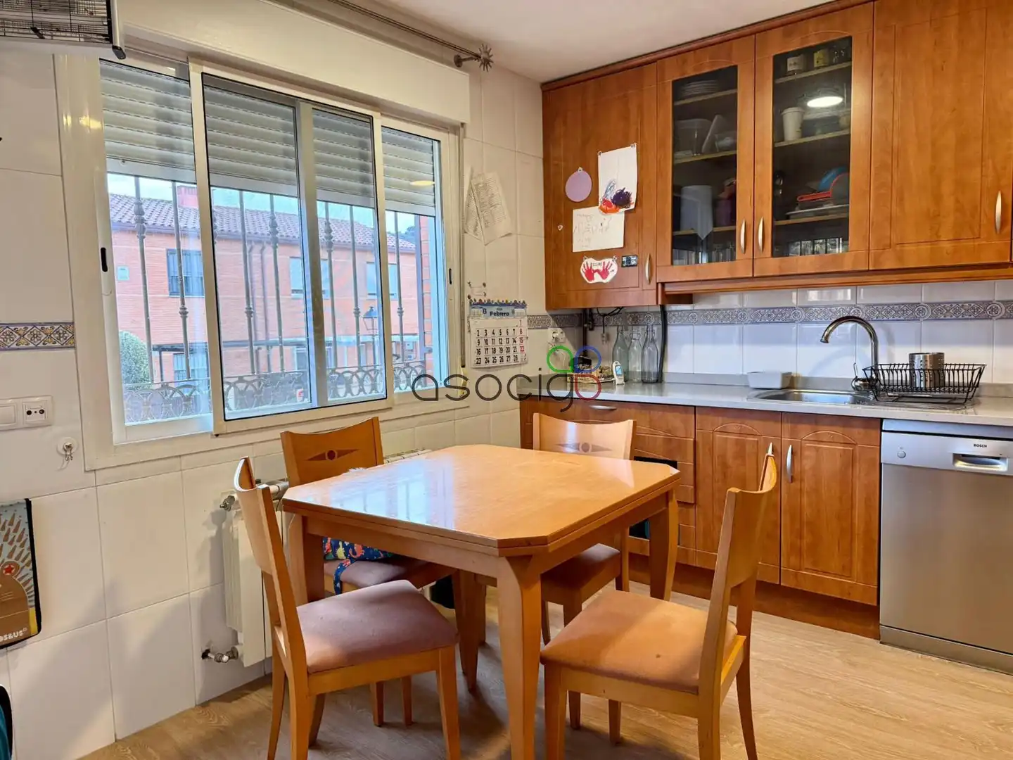 Cocina de Casa adosada en venta en Chiloeches con Calefacción y Jardín privado