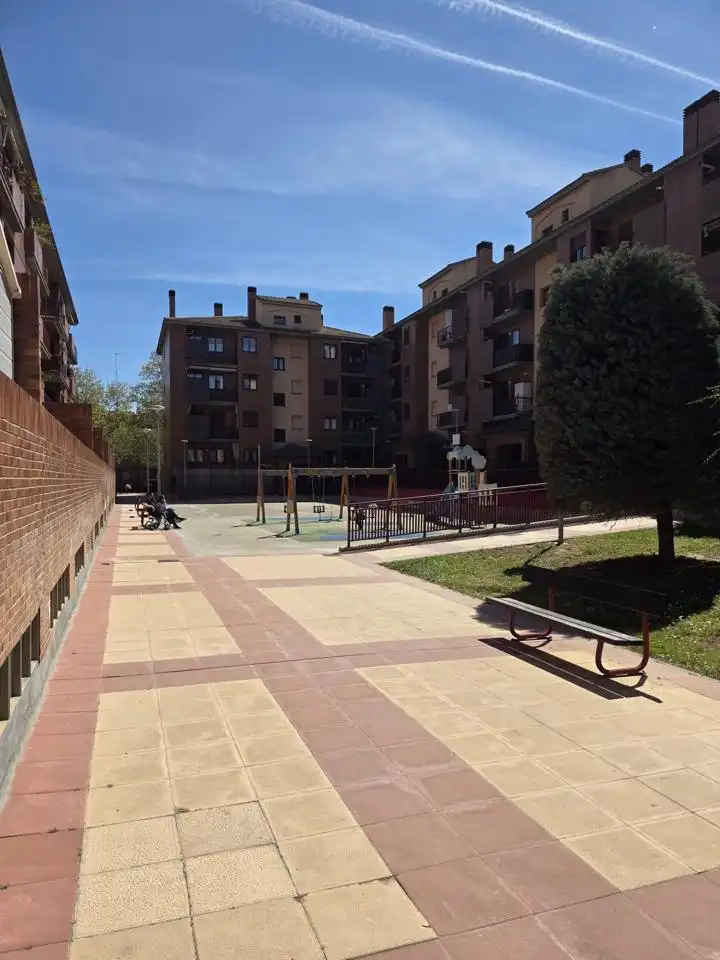 Vista exterior de Piso en venta en Zaragoza con Aire acondicionado, Calefacción y Jardín privado