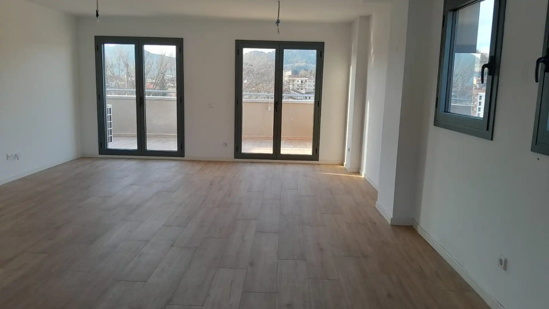 Sala de estar de Piso de alquiler en Olot con Aire acondicionado, Calefacción y Horno