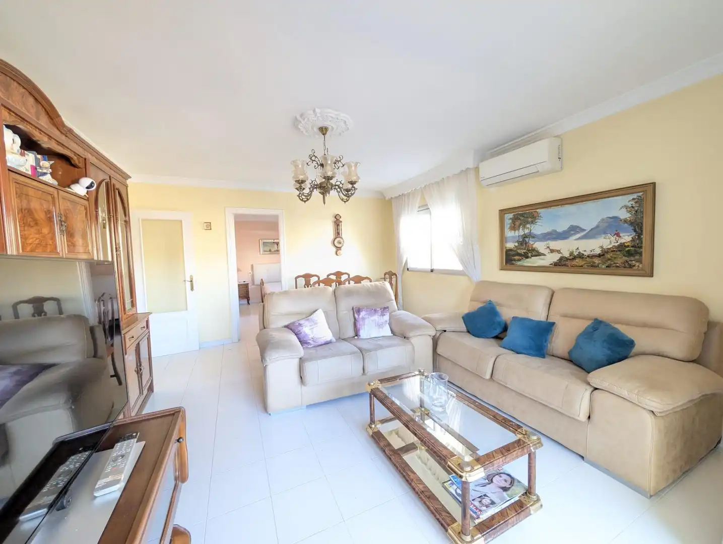 Wohnzimmer von Wohnung zum Verkauf in Torremolinos mit Klimaanlage, Privatgarten und Terrasse