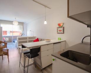 Kitchen of Study to rent in  Barcelona Capital  with Air Conditioner, Furnished and Oven