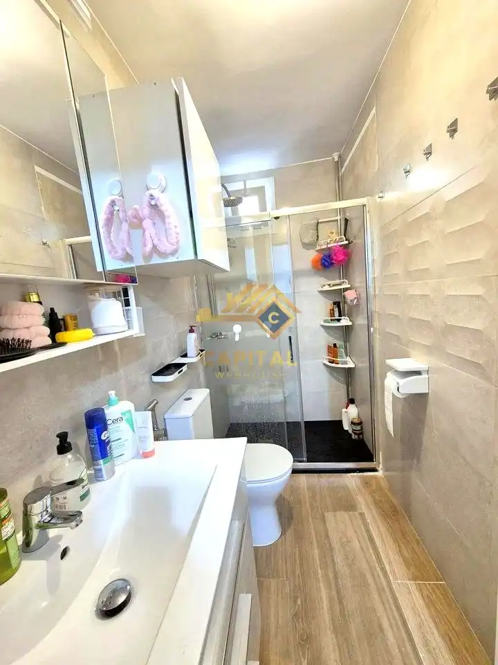 Bathroom of Flat for sale in Madrid  with Air Conditioner, Heating and Balcony